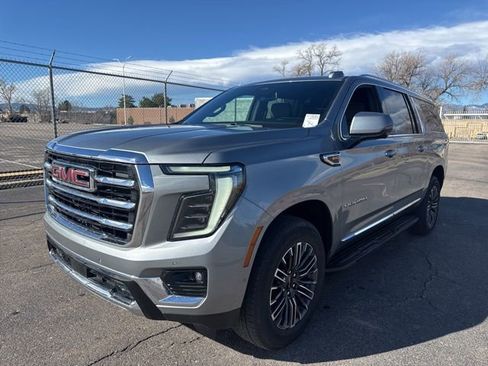 Used 2025 GMC Yukon XL Elevation image 2