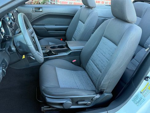 Used 2006 Ford Mustang V6 image 31