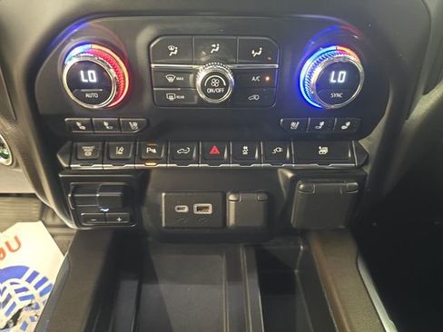 Used 2021 GMC Sierra 3500 Denali w/ Denali Ultimate Package AWD/4WD image 30