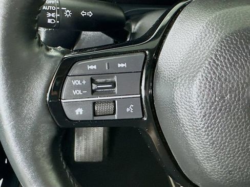Used 2024 Honda HR-V EX-L image 11