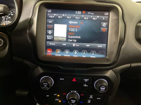 Used 2023 Jeep Renegade Latitude AWD/4WD image 23