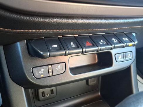 Certified 2022 GMC Canyon AT4 w/ Trailering Package image 25