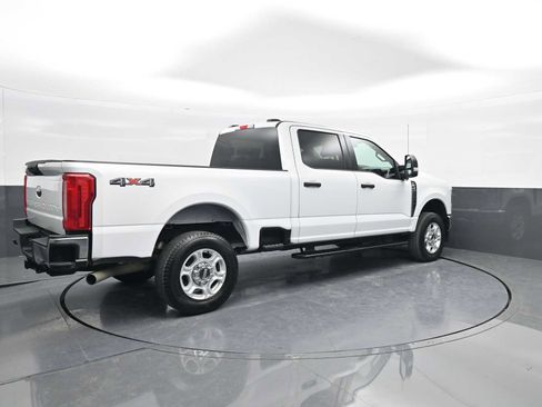 Used 2025 Ford F250 XLT image 8