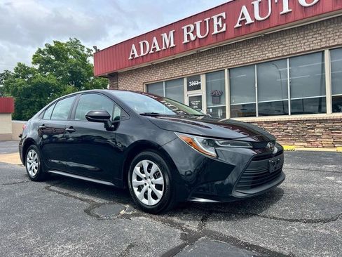 Used 2024 Toyota Corolla LE FWD image 2