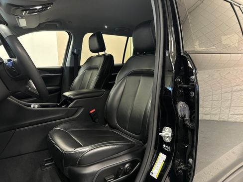 Used 2023 Jeep Grand Cherokee L Limited AWD/4WD image 8