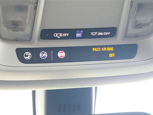 Used 2018 Chevrolet Traverse LT FWD image 28