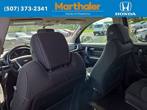 Used 2017 Chevrolet Traverse LT FWD image 14