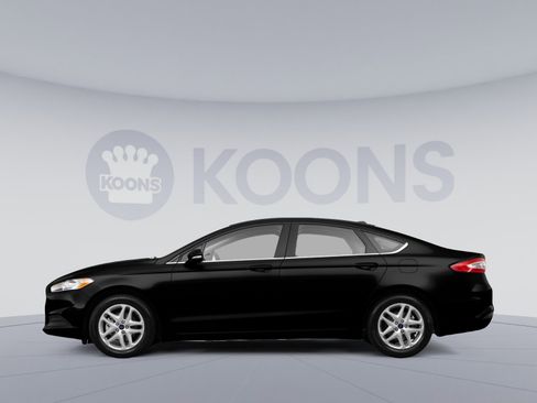 Used 2014 Ford Fusion SE w/ Equipment Group 202A FWD image 2