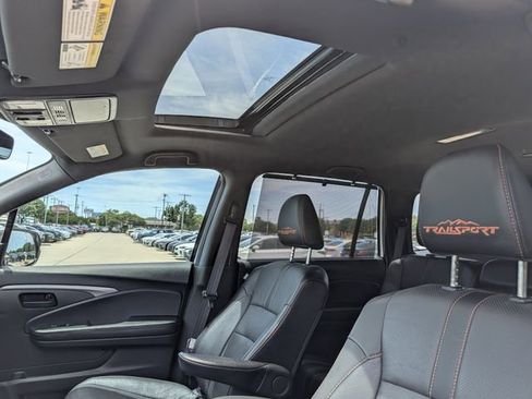 Used 2022 Honda Pilot TrailSport image 27