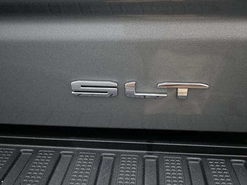 Used 2025 GMC Sierra 1500 SLT w/ SLT Premium Package AWD/4WD image 12