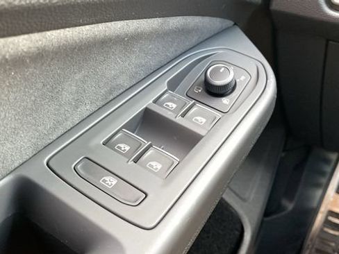 New 2026 Volkswagen GTI SE image 17