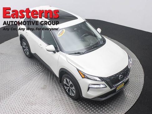 Used 2023 Nissan Rogue SV w/ SV Premium B Package AWD/4WD image 3