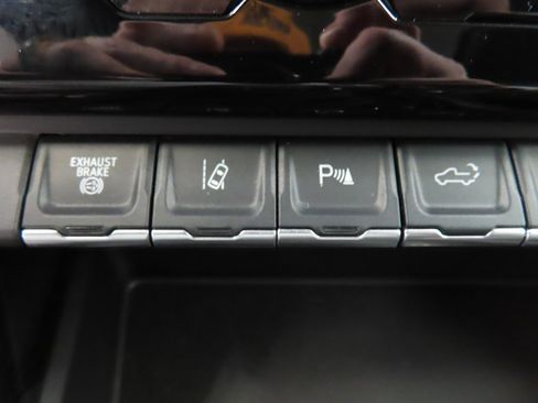 Used 2025 GMC Sierra 2500 AT4X image 70