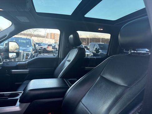 Used 2017 Ford F350 Lariat image 18