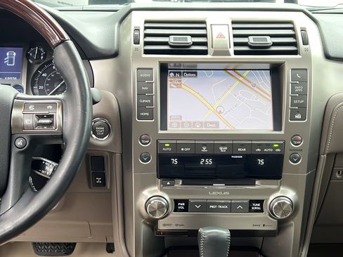 Used 2017 Lexus GX 460 Premium w/ Premium Package image 30