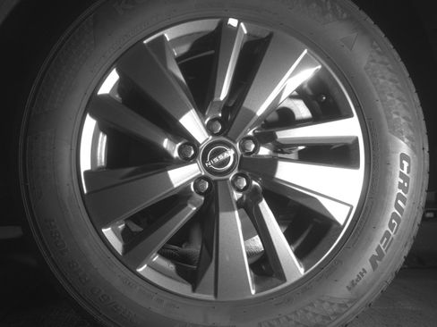 Used 2025 Nissan Pathfinder SV image 14