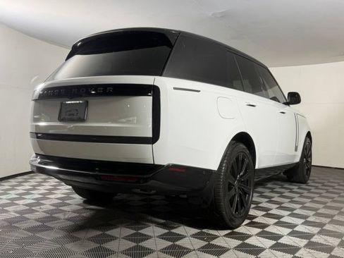 Used 2025 Land Rover Range Rover SE AWD/4WD image 8