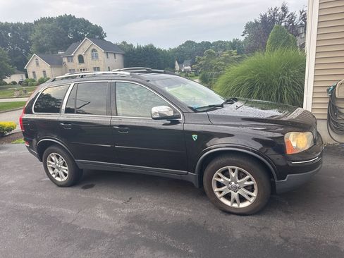 Used 2010 Volvo XC90 V8 AWD/4WD image 1