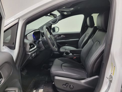 New 2027 Chrysler Pacifica Select AWD/4WD image 19