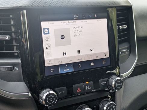 New 2026 RAM 1500 Express AWD/4WD image 18