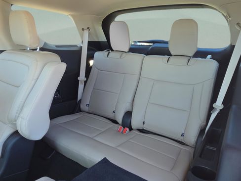 Used 2021 Ford Explorer XLT w/ Class III Trailer Tow Package image 15