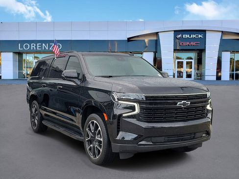Used 2024 Chevrolet Suburban RST w/ Luxury Package RWD image 3