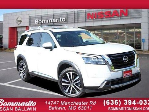 Used 2025 Nissan Pathfinder Platinum w/ Cargo Package FWD image 1