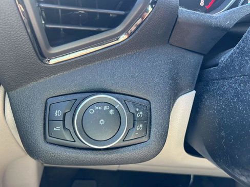 Used 2017 Ford Escape Titanium w/ Equipment Group 301A AWD/4WD image 18