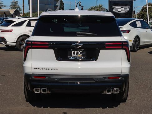 New 2026 Chevrolet Traverse LT w/ Enhanced Driving Package image 3