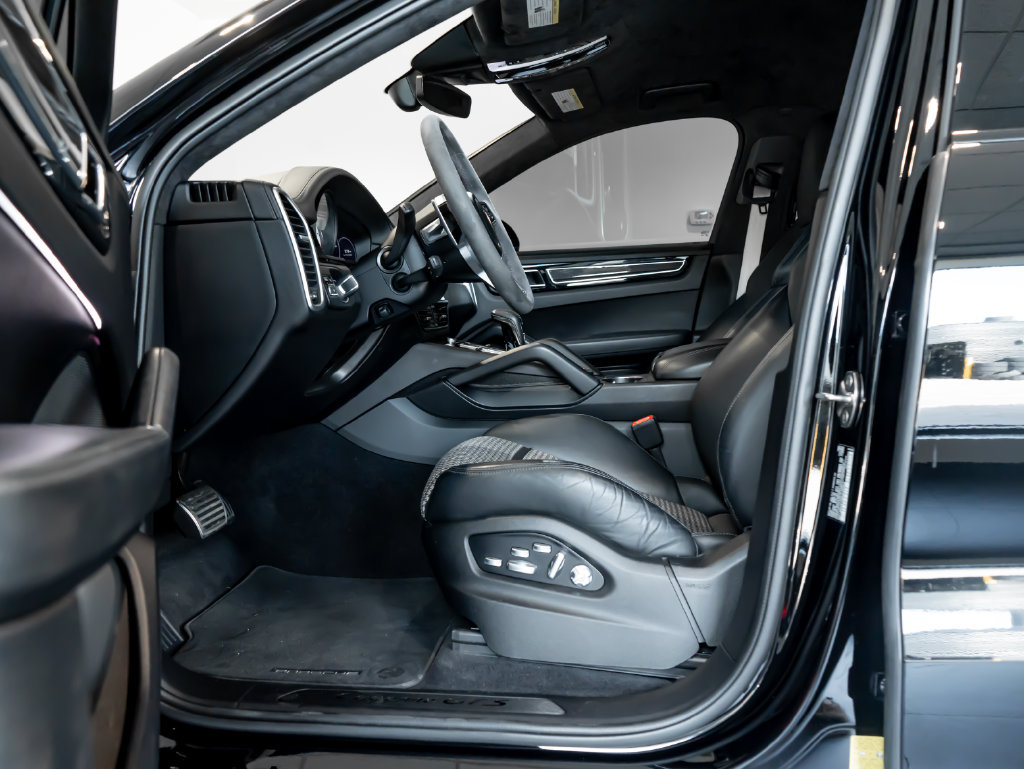 Certified 2021 Porsche Cayenne GTS AWD/4WD image 5