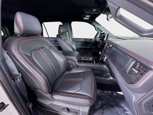 Used 2024 Ford Expedition Limited RWD image 31