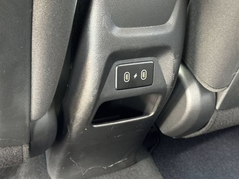 Used 2024 Hyundai Venue SEL FWD image 11