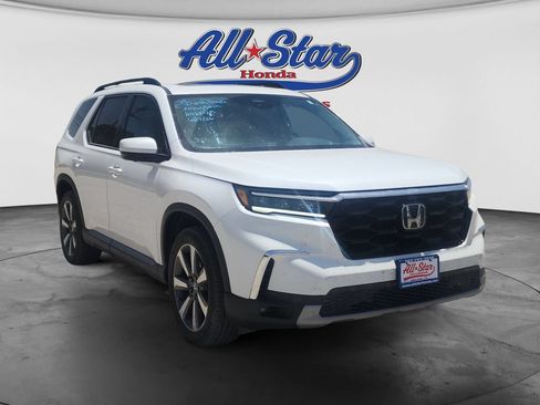 Used 2025 Honda Pilot Elite image 4