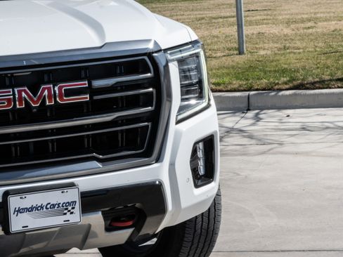 Used 2022 GMC Yukon XL AT4 image 7