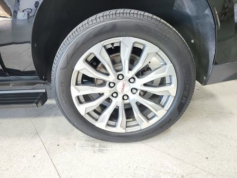 Used 2021 GMC Yukon XL Denali w/ Denali Premium Package image 52