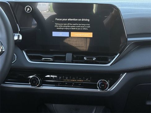 New 2026 Chevrolet Equinox LT image 15