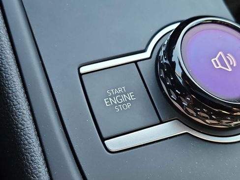 New 2025 Volkswagen Tiguan SE R-Line image 12