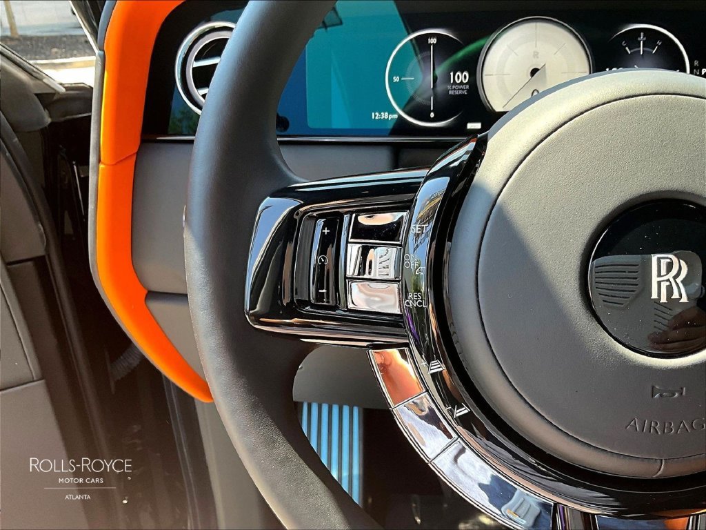 Certified 2025 Rolls-Royce Cullinan AWD/4WD image 17