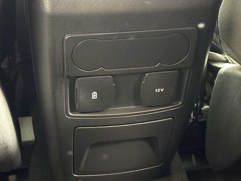 Used 2024 Ford Explorer XLT AWD/4WD image 27