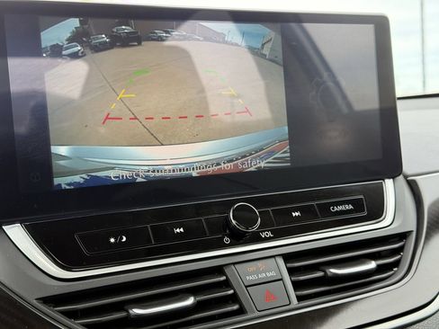 Used 2024 Nissan Altima 2.5 SR w/ SR Premium Package image 19