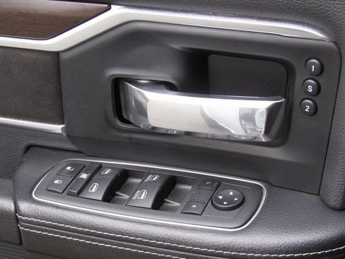 Used 2022 RAM 2500 Laramie image 38