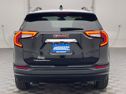 Used 2022 GMC Terrain SLE w/ Driver Convenience Package FWD image 9