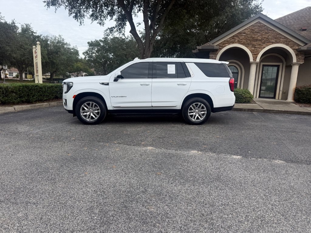 Used 2024 GMC Yukon SLT w/ SLT Luxury Package AWD/4WD image 11