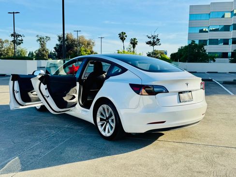 Used 2021 Tesla Model 3 Standard Range Plus RWD image 39