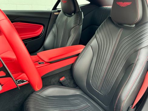 Used 2022 Aston Martin DB11 Coupe image 17