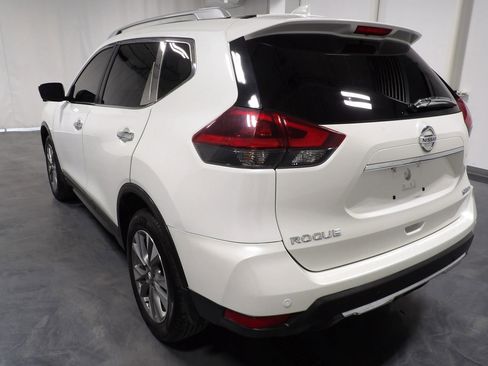 Used 2019 Nissan Rogue SV w/ Premium Package AWD/4WD image 7