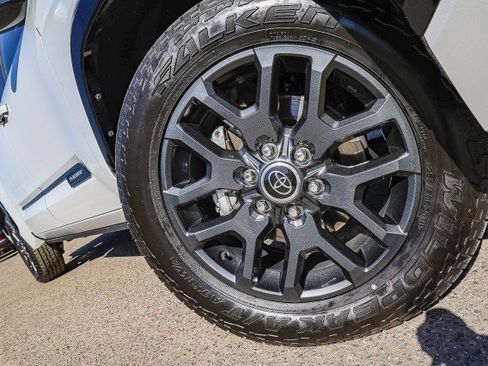 Used 2023 Toyota Tundra Platinum image 2