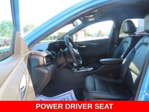 Used 2025 Buick Envista Sport Touring w/ Convenience I Package FWD image 17