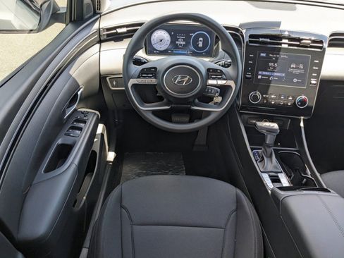 Used 2024 Hyundai Tucson SE image 14