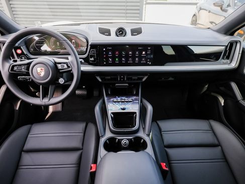 New 2025 Porsche Cayenne E-Hybrid Coupe image 24